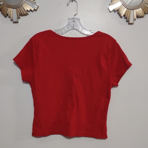 Rue 21 Sexy Red Short Sleeves Top with V-neck Buttons Size XL (Slim) - Picture 4 of 7